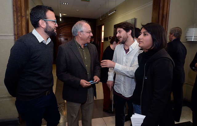 Frente Amplio no firmará acusación contra Cubillos: “No nos vamos a prestar para gallitos entre la ex Nueva Mayoría y Chile Vamos” Frente Amplio no firmará acusación contra Cubillos: “No nos vamos a prestar para gallitos entre la ex Nueva Mayoría y Chile Vamos”