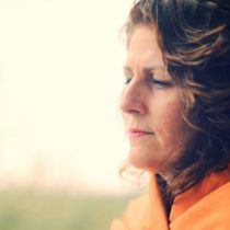 El riesgo de desarrollar cáncer de mama por la terapia hormonal para la menopausia 