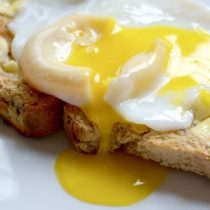 ¿Cuán bueno es para la salud comer huevos?