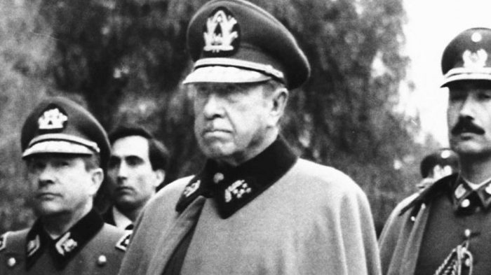 Mario Amorós, biógrafo de Pinochet: “A pesar de su mediocridad intelectual, fue astuto e implacable” Mario Amorós, biógrafo de Pinochet: “A pesar de su mediocridad intelectual, fue astuto e implacable”