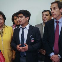 Alessandri y centro de estudiantes del Instituto Nacional firman acuerdo para solucionar la situación del establecimiento