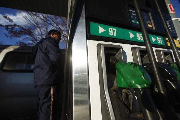 Otra de Carabineros: Fisco ha gastado casi $ 20 millones en la bencina de los autos particulares de exgenerales