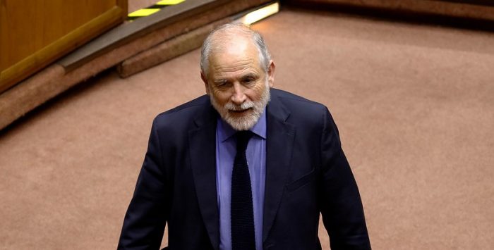 Carlos Montes anuncia que no repostulará al Senado y critica a La Moneda: “Mi mayor preocupación es no ver al Gobierno con un plan serio para restablecer el orden público” Carlos Montes anuncia que no repostulará al Senado y critica a La Moneda: