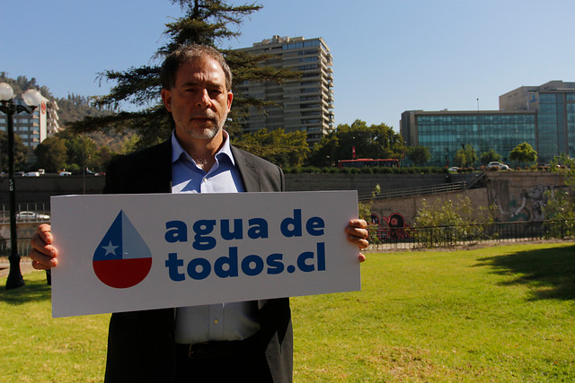 Girardi pide coherencia al Ejecutivo en el manejo del agua: «Chile no puede ser la única nación del mundo donde los derechos son privados» Girardi pide coherencia al Ejecutivo en el manejo del agua: