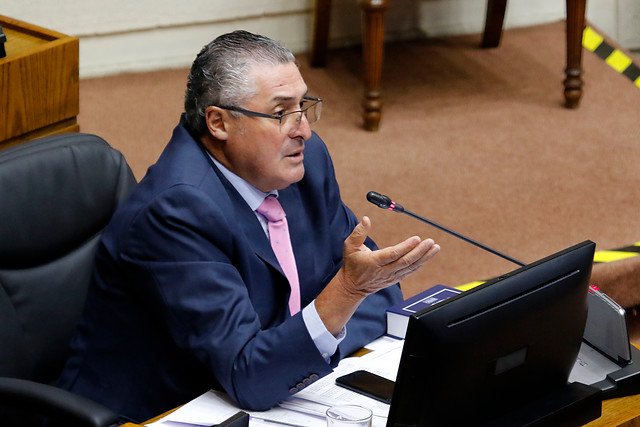 Senador Pizarro (DC) acusa persecución política del Ministerio Público tras condena a su hijo en caso SQM