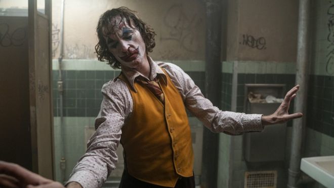 “Joker”: por qué genera tanta polémica la violencia que se muestra en la película sobre el villano de Batman “Joker”: por qué genera tanta polémica la violencia que se muestra en la película sobre el villano de Batman