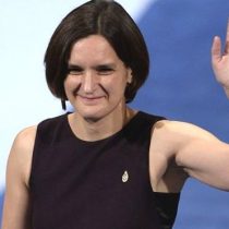 Quién es Esther Duflo, la segunda mujer que recibe el Nobel de Economía y la ganadora más joven de la historia