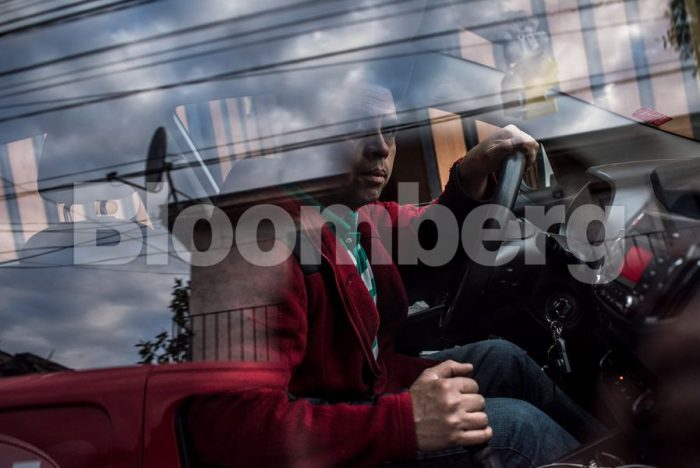 Entre lacrimógenas y deudas, una familia humilde lucha en Chile Entre lacrimógenas y deudas, una familia humilde lucha en Chile