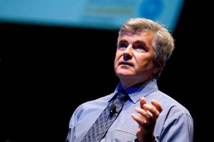 Vicepresidente de IPCC de visita en Chile: “El persistente foco en el crecimiento ha resultado en el aumento global de emisiones” Vicepresidente de IPCC de visita en Chile: “El persistente foco en el crecimiento ha resultado en el aumento global de emisiones”