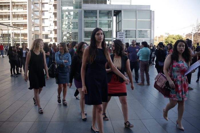“Nos cuidamos entre todas”: abogadas feministas entregan asistencia jurídica a la población en medio de protestas “Nos cuidamos entre todas”: abogadas feministas entregan asistencia jurídica a la población en medio de protestas