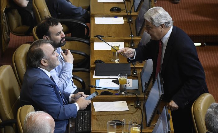 Pepe Auth ante solicitud de dejar la vicepresidencia en la Cámara: “Si todas las bancadas me lo pidieran, yo renunciaría” Pepe Auth ante solicitud de dejar la vicepresidencia en la Cámara:
