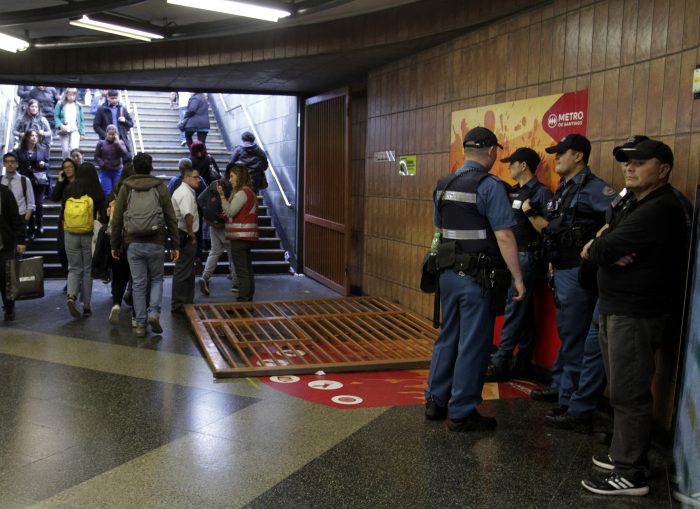 Guardias del Metro emplazan al Gobierno a abordar el problema de las evasiones 