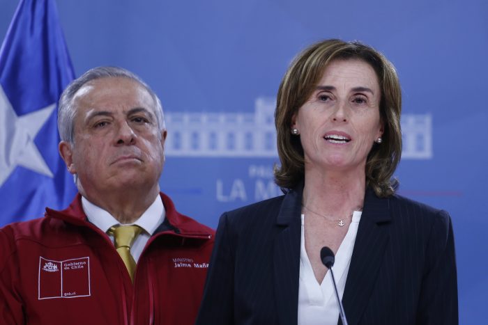 Piñera juega al límite: no hace gesto en Educación y Salud y mantiene a Cubillos y Mañalich en sus cargos Piñera juega al límite: no hace gesto en Educación y Salud y mantiene a Cubillos y Mañalich en sus cargos