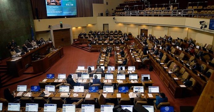 Legitimidad, confianza y diálogo político para solucionar la crisis Legitimidad, confianza y diálogo político para solucionar la crisis