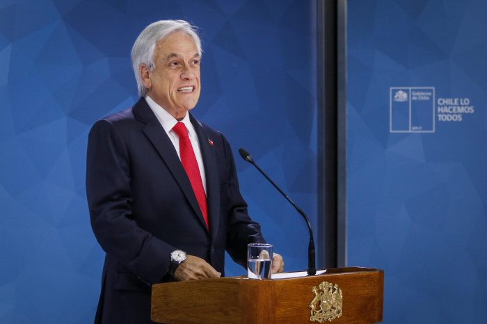 Piñera ya no habla de guerra, pide perdón y abre la billetera fiscal pero no anuncia cambios estructurales ni en su gabinete Piñera ya no habla de guerra, pide perdón y abre la billetera fiscal pero no anuncia cambios estructurales ni en su gabinete