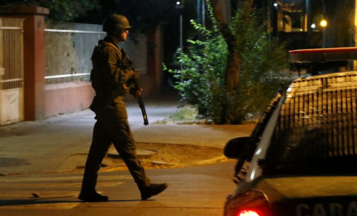 Por sexto día consecutivo, Ejército decreta toque de queda para la región Metropolitana Por sexto día consecutivo, Ejército decreta toque de queda para la región Metropolitana