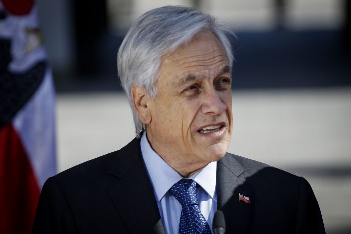 Piñera da espaldarazo a Carabineros mientras la Fiscalía investiga 840 denuncias por posibles violaciones a DD.HH. Piñera da espaldarazo a Carabineros mientras la Fiscalía investiga 840 denuncias por posibles violaciones a DD.HH.