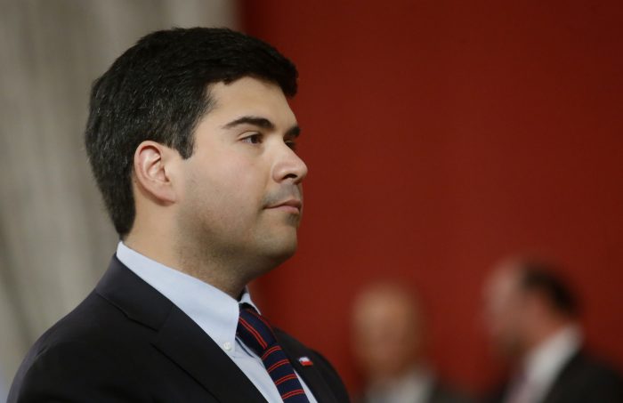 Julio Isamit, “el pingüino” homofóbico que asume como ministro en Bienes Nacionales Julio Isamit,