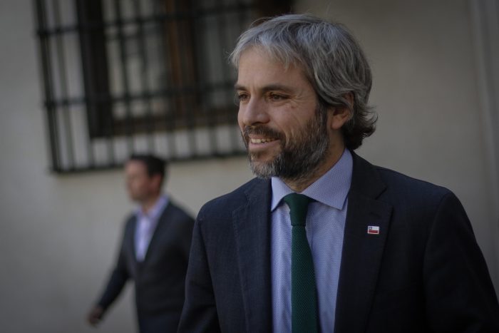Ministro Blumel llamó a rechazar la violencia y reitera necesidad de diálogo Ministro Blumel llamó a rechazar la violencia y reitera necesidad de diálogo