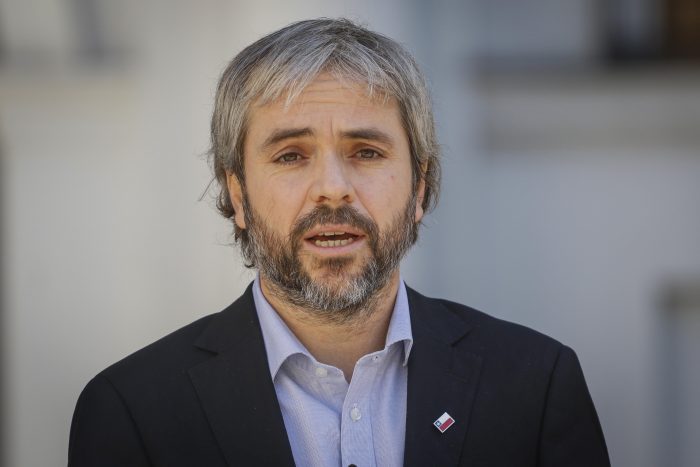 Ministro Blumel condena ataques a Carabineros: «Vamos a tener tolerancia cero con la violencia, no habrá impunidad» Ministro Blumel condena ataques a Carabineros: