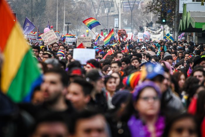 Iguales se suma a “la marcha más grande de Chile” y al movimiento social que busca acabar con la desigualdad Iguales se suma a “la marcha más grande de Chile” y al movimiento social que busca acabar con la desigualdad