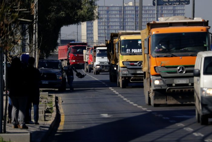 Camioneros piden al Gobierno intervenir para «contener alza de los combustibles» producto del conflicto en Medio Oriente Camioneros piden al Gobierno intervenir para