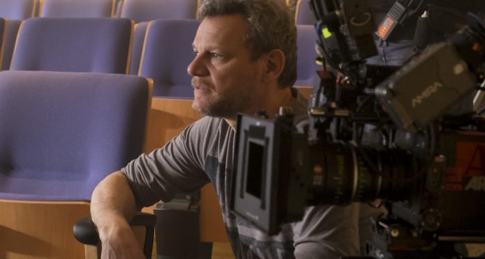 Nueva serie del director de «La Casa de Papel» interrumpe grabaciones en Chile por las protestas Nueva serie del director de «La Casa de Papel» interrumpe grabaciones en Chile por las protestas