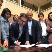Con firmas DC, oposición presentó acusación constitucional contra Chadwick