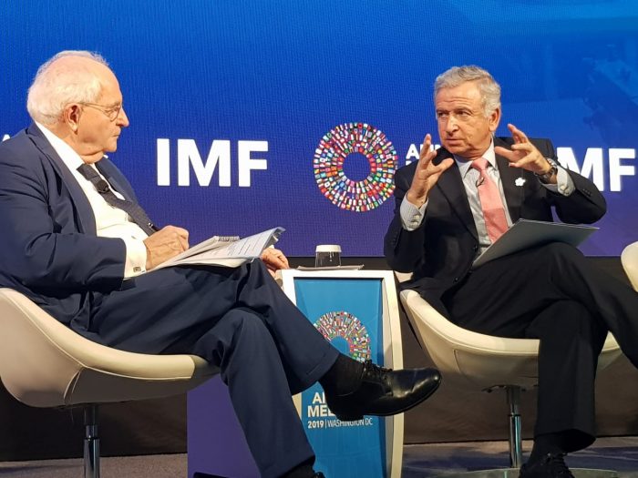 Larraín asegura que “debemos poner la economía en una fuerte senda de crecimiento”, aunque no dice cómo Larraín asegura que