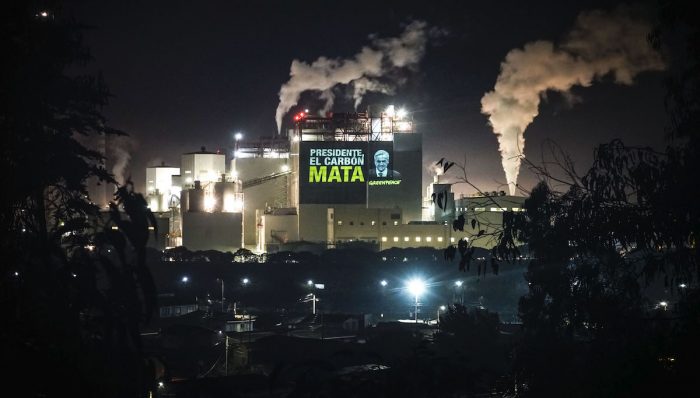 Greenpeace: “El carbón está ennegreciendo el supuesto liderazgo climático del presidente” Greenpeace: “El carbón está ennegreciendo el supuesto liderazgo climático del presidente”