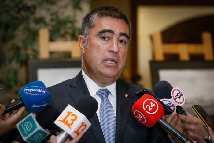 Presidente de RN por petición de renuncia a Pepe Auth: «Es estalinismo puro y duro» Presidente de RN por petición de renuncia a Pepe Auth: