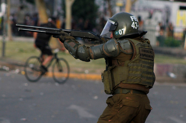 Carabinero que disparó bomba lacrimógena por la espalda a manifestante en Rancagua fue dado de baja