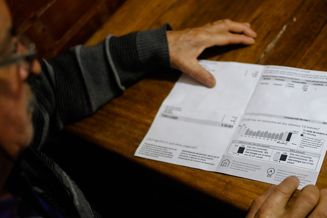 “Tiempos peores” para el bolsillo de los chilenos: cuentas de luz subirán 9,2% promedio “Tiempos peores” para el bolsillo de los chilenos: cuentas de luz subirán 9,2% promedio