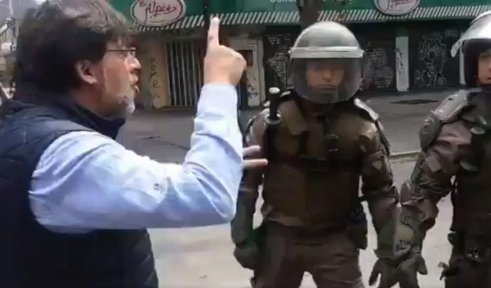 “Ustedes tienen pensiones la raja”: Daniel Jadue increpó a Carabineros durante las protestas