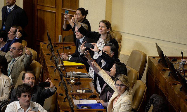 Derecha saca al pizarrón al FA y el PC por voto sobre proyecto para recortar número de parlamentarios Derecha saca al pizarrón al FA y el PC por voto sobre proyecto para recortar número de parlamentarios