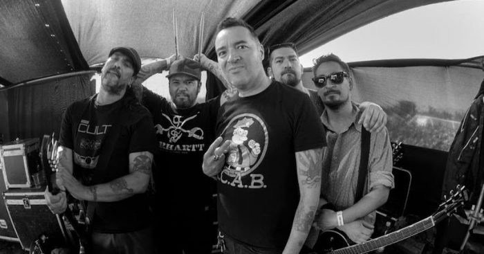 Fiskales Ad-Hok prepara lanzamiento en vivo para su nuevo álbum Fiskales Ad-Hok prepara lanzamiento en vivo para su nuevo álbum