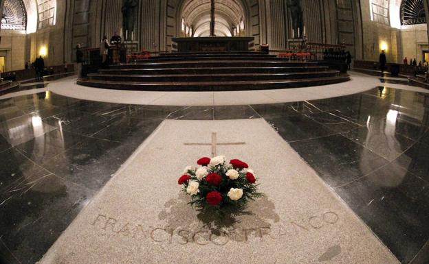 Gobierno español fija el 25 de octubre como día tope para exhumar a Franco Gobierno español fija el 25 de octubre como día tope para exhumar a Franco