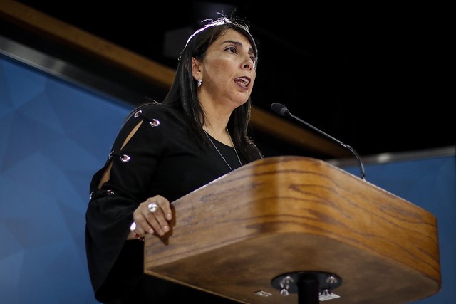 Karla Rubilar no se cierra a discutir una nueva Constitución, pero insiste en que la prioridad son los cabildos ciudadanos Karla Rubilar no se cierra a discutir una nueva Constitución, pero insiste en que la prioridad son los cabildos ciudadanos