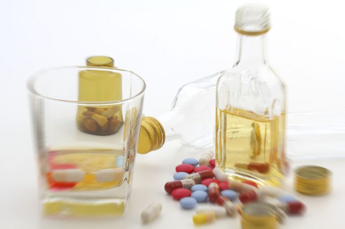 Experto advierte sobre el aumento de alcoholismo durante la cuarentena Experto advierte sobre el aumento de alcoholismo durante la cuarentena