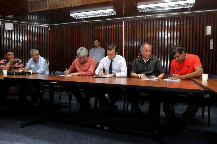 Recolectores de basura deponen paralización tras acuerdo con subsecretario del Trabajo Recolectores de basura deponen paralización tras acuerdo con subsecretario del Trabajo