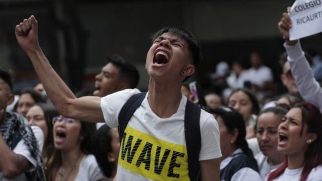 Dilan Cruz: muere el joven manifestante herido por la policía que se convirtió en el símbolo de las protestas en Colombia Dilan Cruz: muere el joven manifestante herido por la policía que se convirtió en el símbolo de las protestas en Colombia