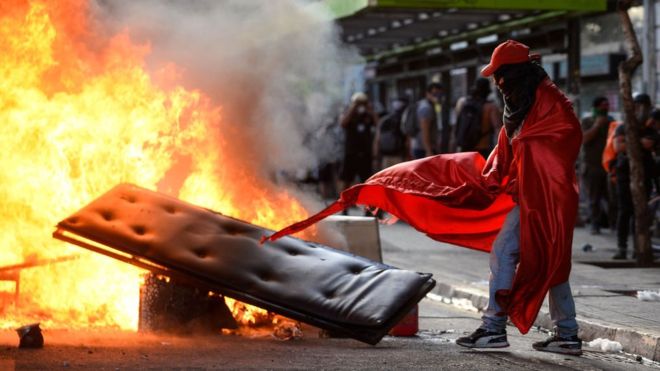 Protestas en Chile: por qué el Gobierno no ha logrado controlar la violencia y los saqueos en el país