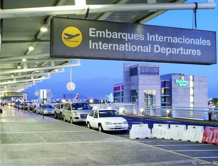 Sernac presentó demanda colectiva en contra de American Airlines por no devolver tasas de embarque de vuelos no realizados Sernac presentó demanda colectiva en contra de American Airlines por no devolver tasas de embarque de vuelos no realizados