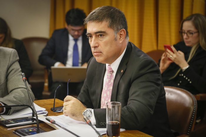 Mario Desbordes tras reunión en La Moneda: “Tenemos que aislar la violencia con reformas sociales” Mario Desbordes tras reunión en La Moneda: “Tenemos que aislar la violencia con reformas sociales”