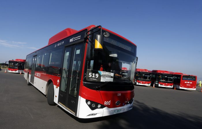 Intendencia Metropolitana interpuso seis querellas por quema de 17 micros de Red Intendencia Metropolitana interpuso seis querellas por quema de 17 micros de Red
