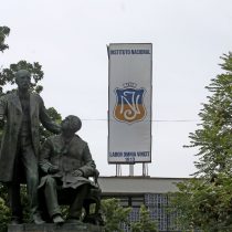 Centro de Alumnos del Instituto Nacional presentan recurso para impedir cierre anticipado del año escolar