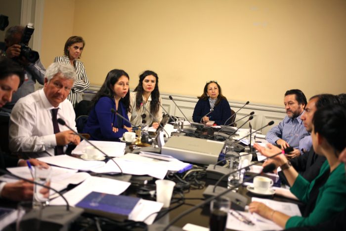 Comisión de Trabajo envía las “40 horas” a la Sala con gradualidad para las pymes y sin flexibilidad laboral Comisión de Trabajo envía las