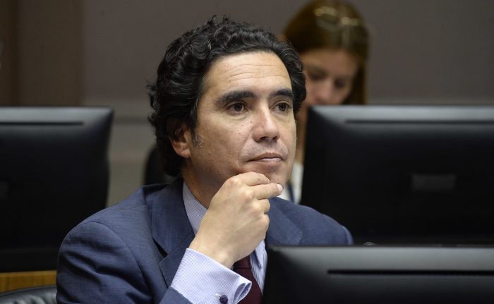 Estallido social golpea a la economía: ministro de Hacienda baja proyección de crecimiento en 2019 a menos de 2% Estallido social golpea a la economía: ministro de Hacienda baja proyección de crecimiento en 2019 a menos de 2%