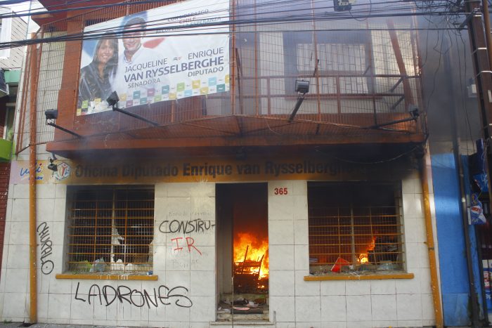 JVR lamenta incendio que sufrió su sede en Concepción: “Esto es violencia pura y dura” JVR lamenta incendio que sufrió su sede en Concepción: