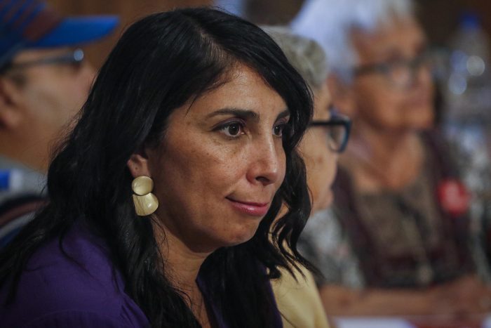 Karla Rubilar agradece que “en circunstancias adversas de una violencia inusitada, Carabineros no utiliza su arma letal” Karla Rubilar agradece que